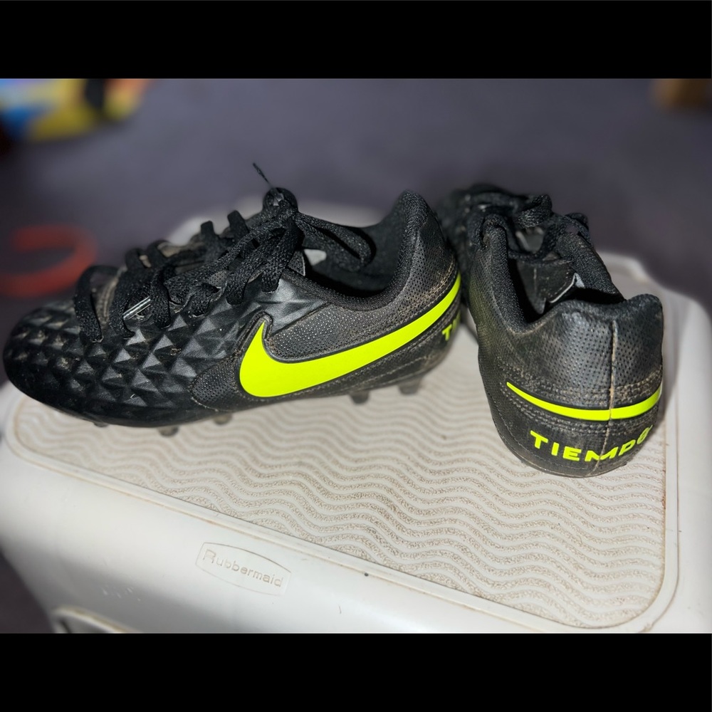 Boys Nike Soccer Cleats Size 13C
